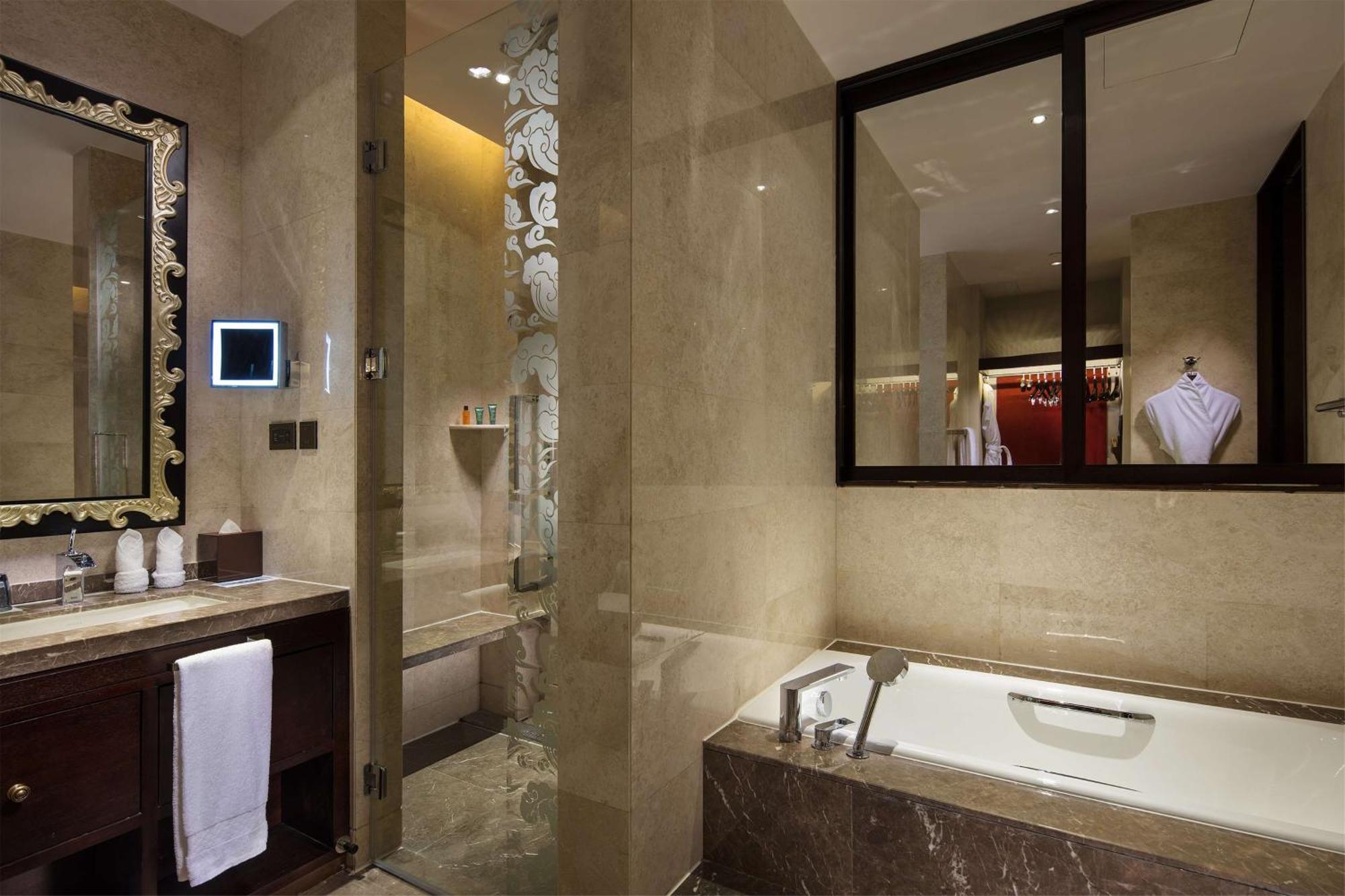 ניינגצ'י Hilton Linzhi Resort מראה חיצוני תמונה