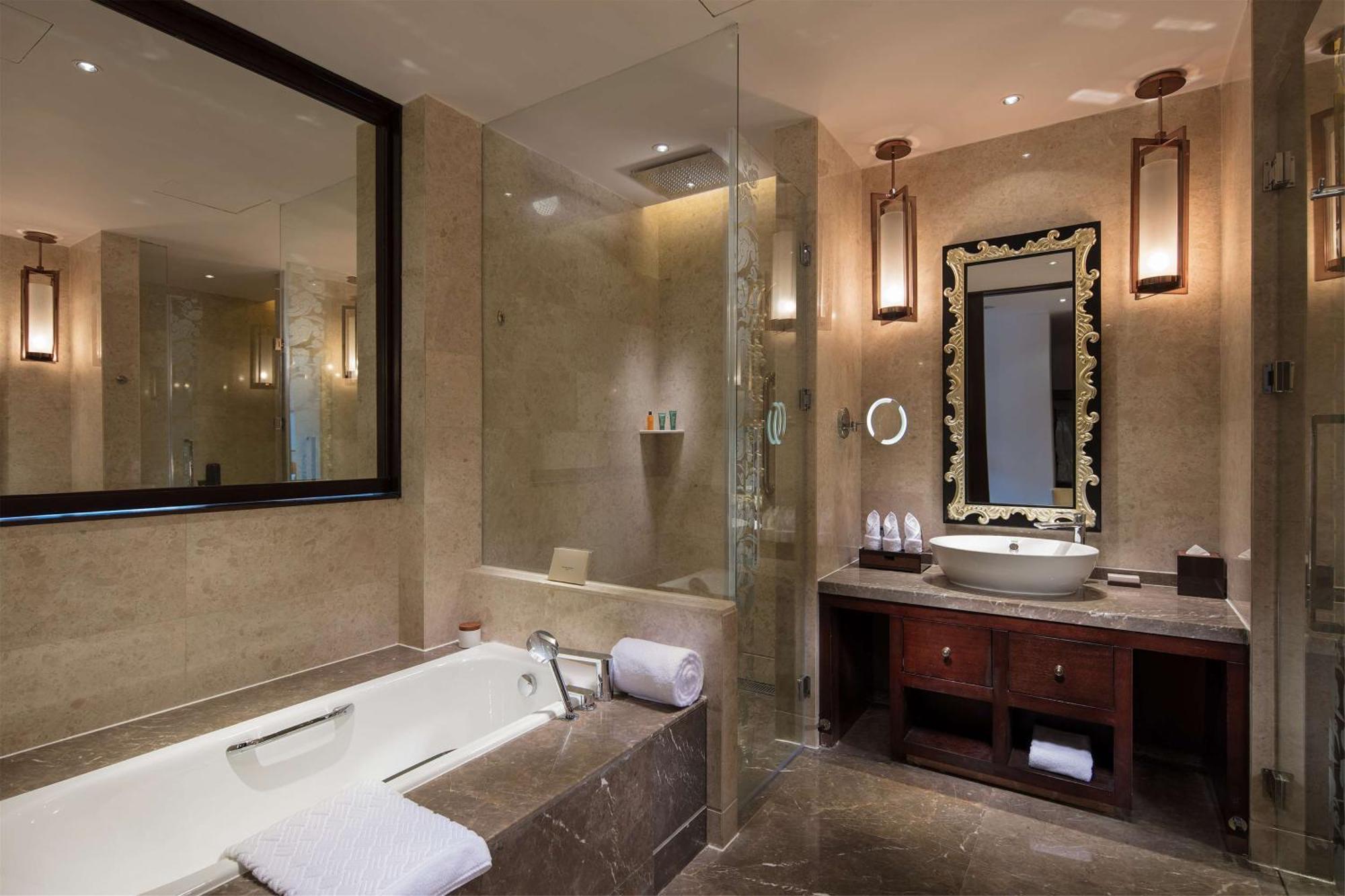 ניינגצ'י Hilton Linzhi Resort מראה חיצוני תמונה