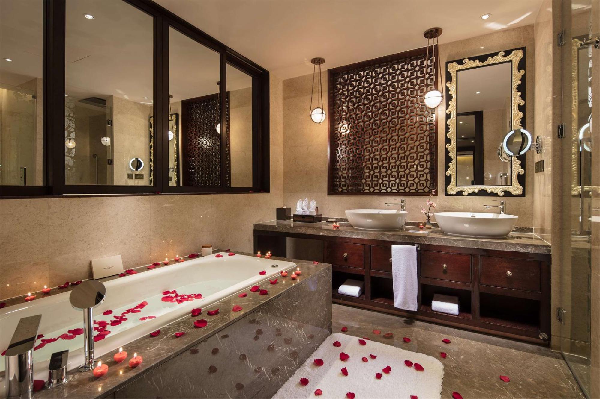 ניינגצ'י Hilton Linzhi Resort מראה חיצוני תמונה