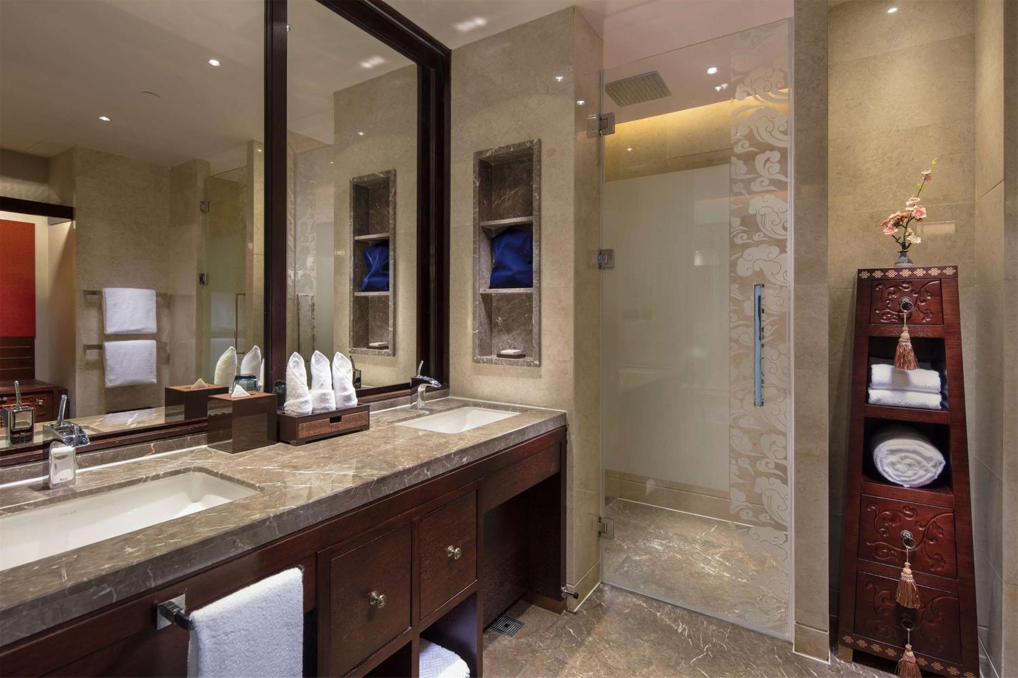 ניינגצ'י Hilton Linzhi Resort מראה חיצוני תמונה