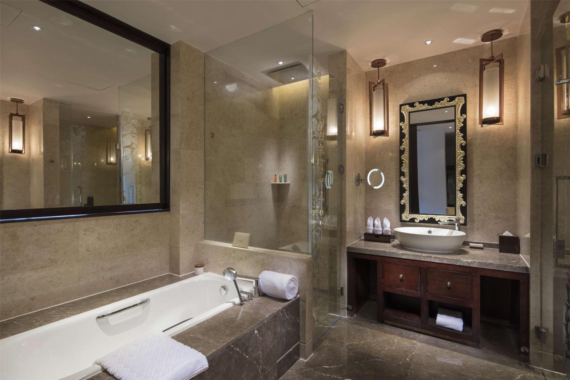 ניינגצ'י Hilton Linzhi Resort מראה חיצוני תמונה